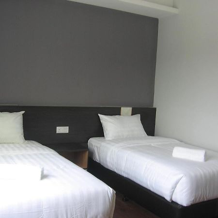 707 Hotel Melaka Esterno foto